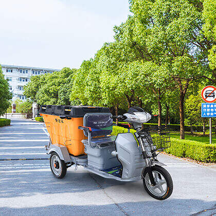 How Small Trash Trucks Enhance Waste Management Efficiency
