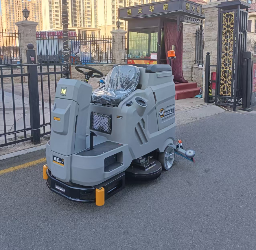 Wat u moet weten over rijdende schrobbelmachines voor grote ruimtes