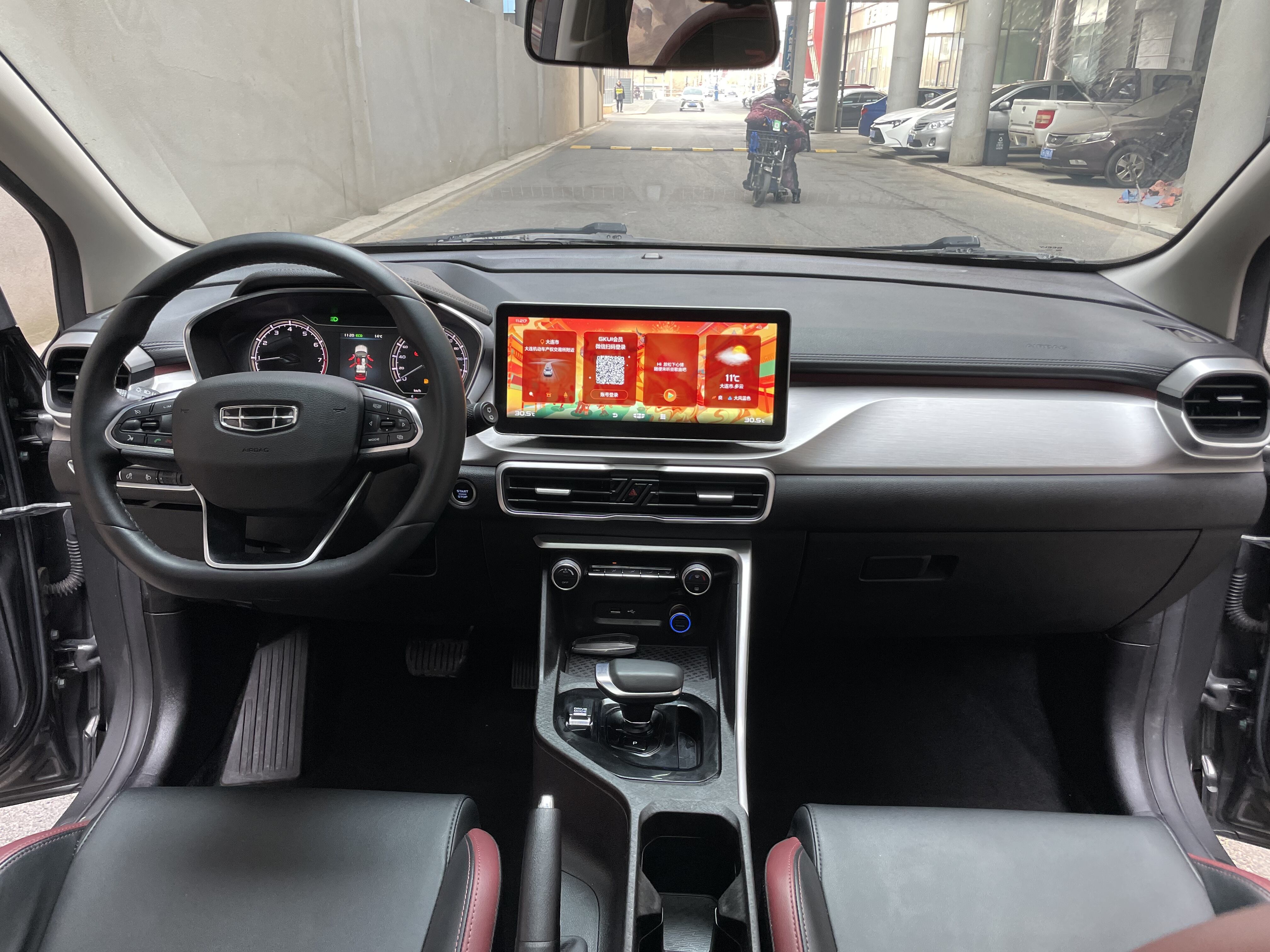 Betrouwbare levering van gebruikte auto's met links stuur voor wereldwijde markten