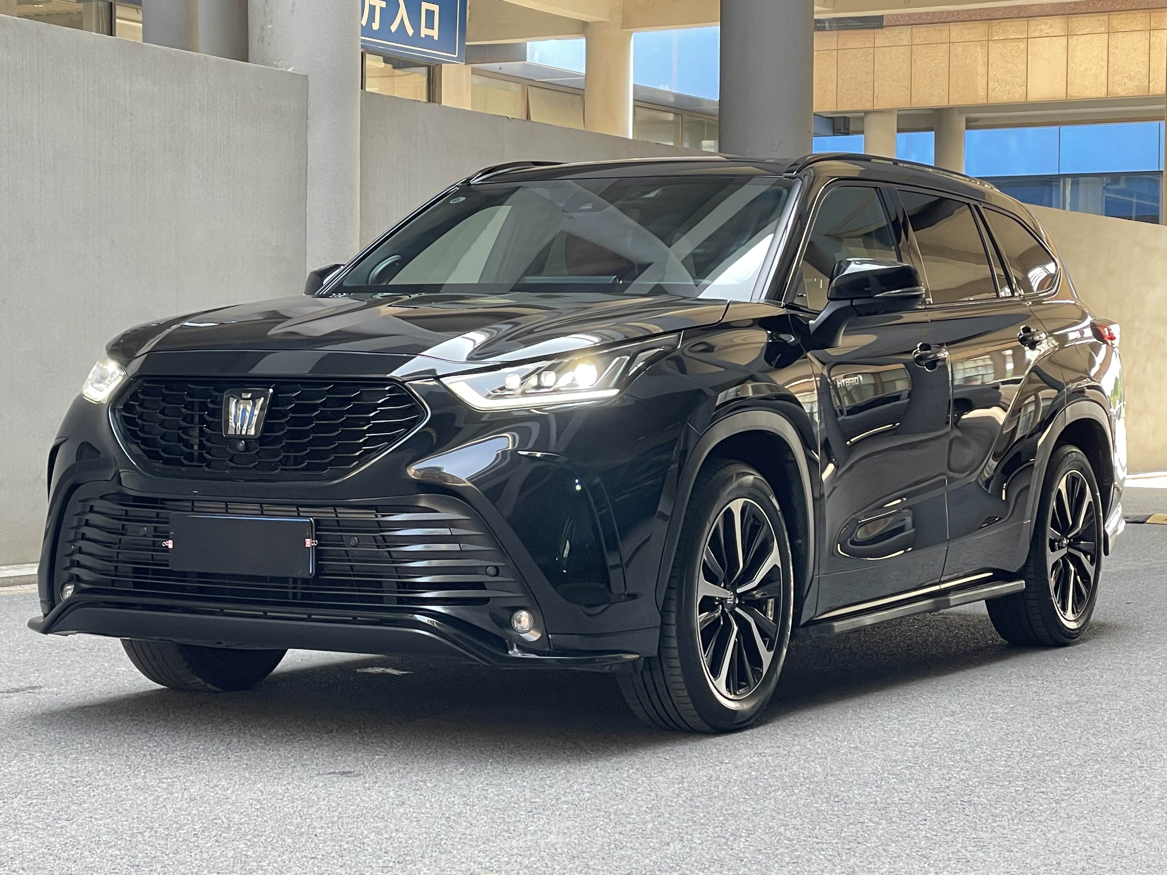 Toyota Crown Kluger Model 2021 2,5L HEV 4WD Edisi Flagship