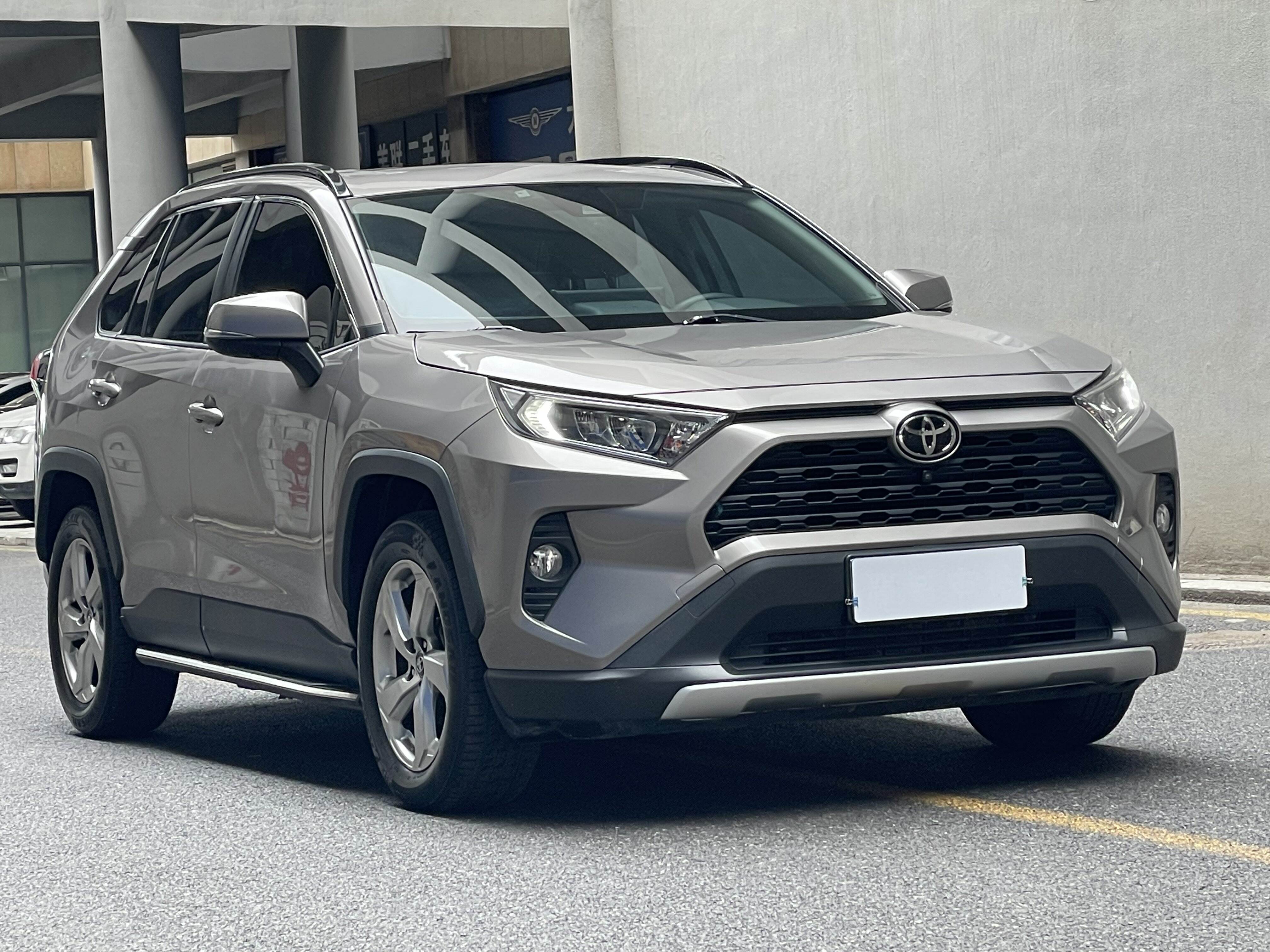 Bulk Foreign Trade Cars: Premium Used Toyota from Dalian Mingzhi
