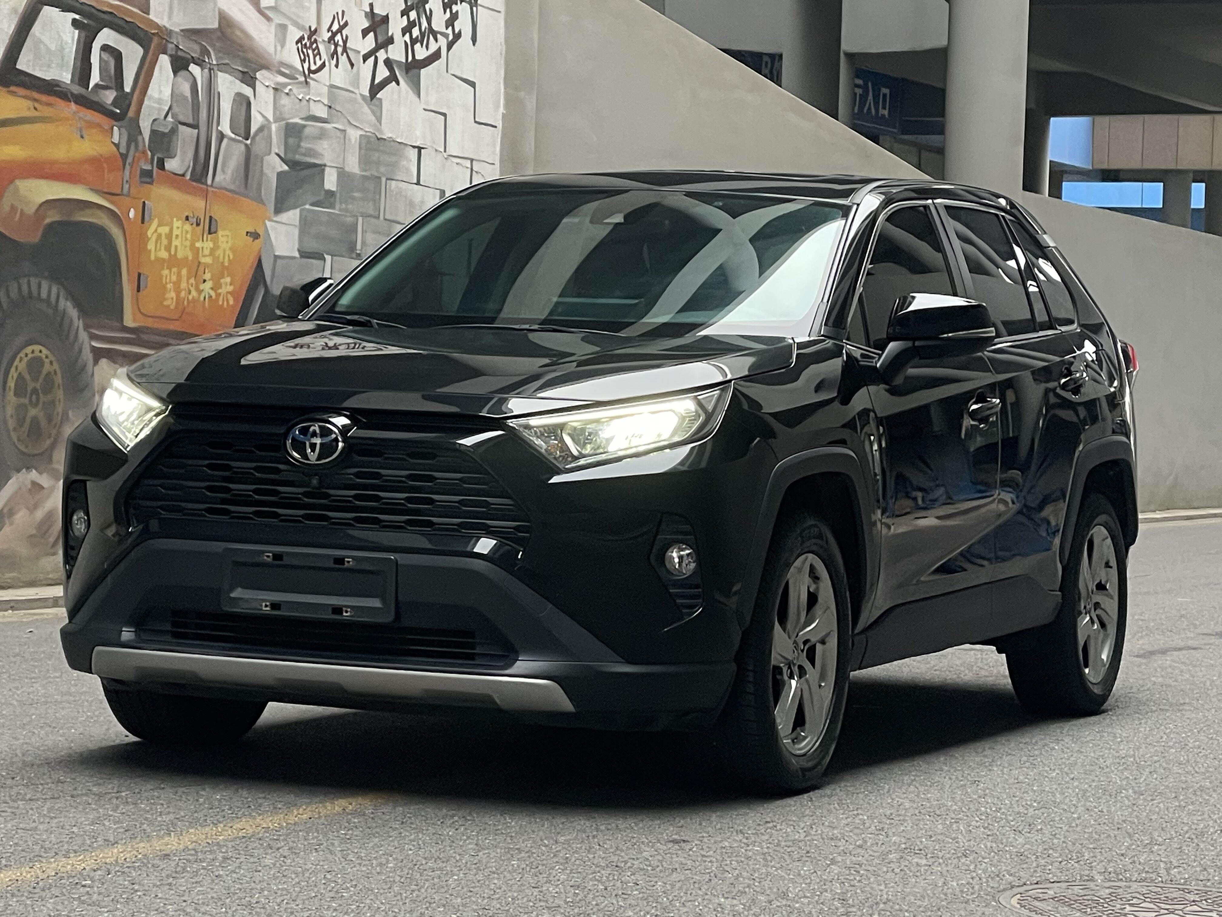 トヨタ RAV4 2022年モデル 2.0L CVT 2WD ファッションエディション
