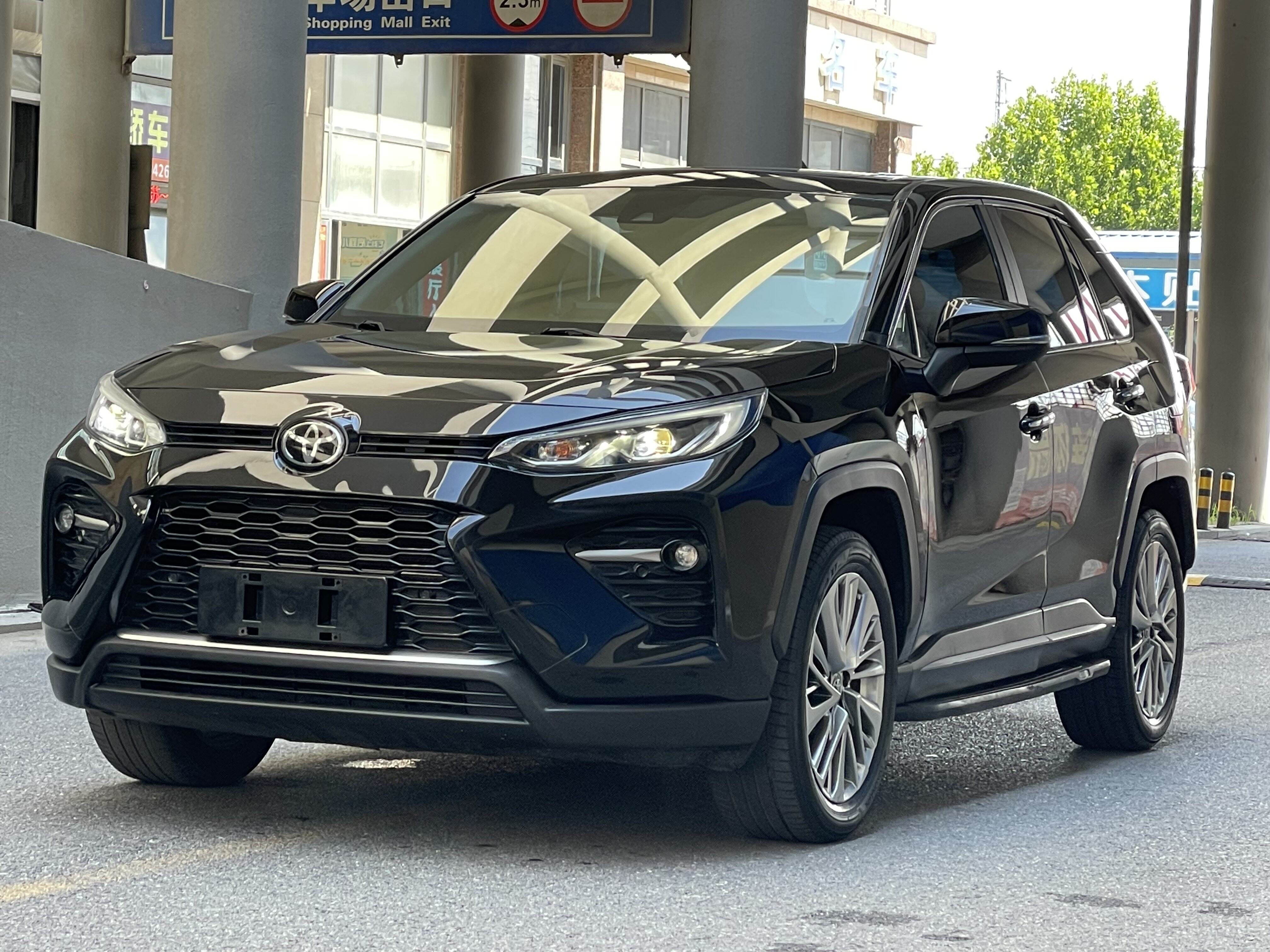 Toyota Wildlander Model 2020 2,0L CVT 2WD Edisi Premium