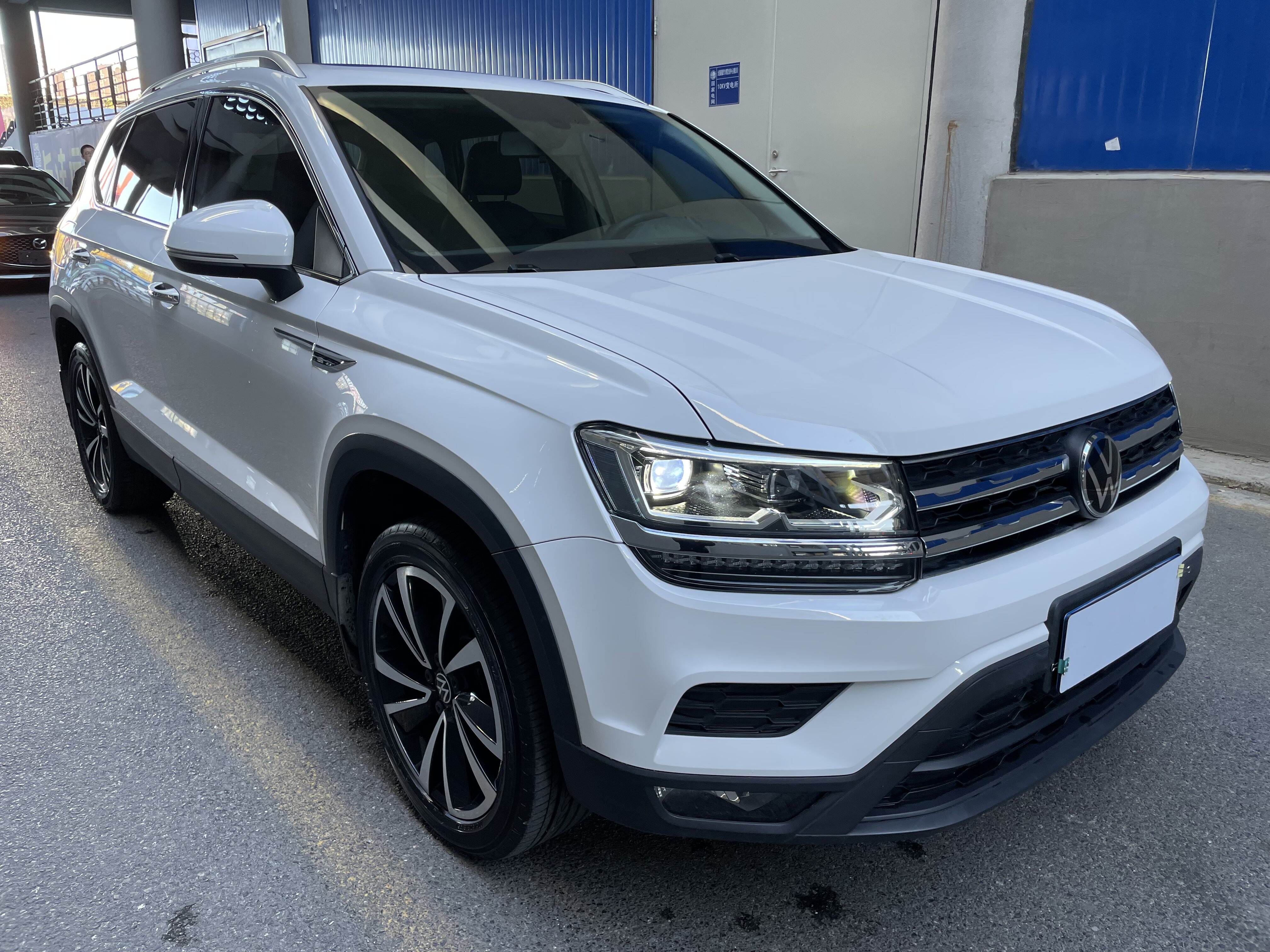 Diverse Vehicle Selection