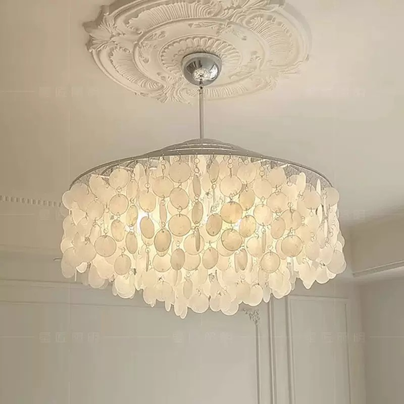 Француска луксузна заоблена многуслойна висечка светилка од мајчин бисер, современа Capiz-шкољка за дневна соба