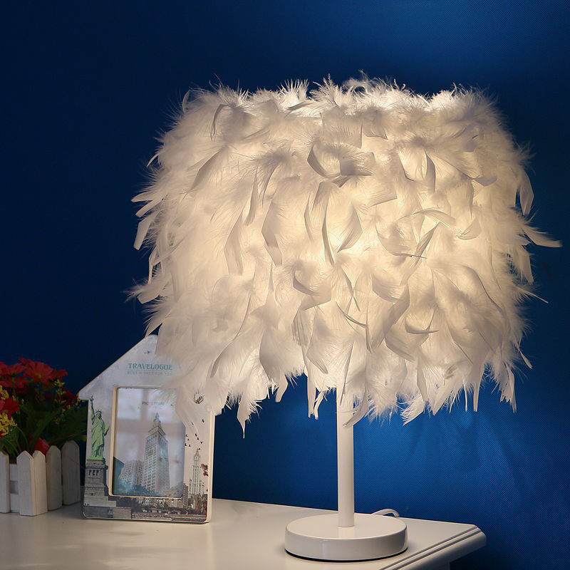 Creative Light Luxury Colorful Feather LED Bedroom Warm Decoration Table Lamp