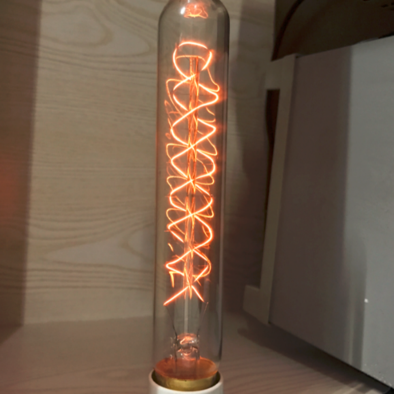 T30 na Tubo-Anyo ng Spiral na Filament na Edison Bulb para sa Dekoratibong Pagkakaliwanag