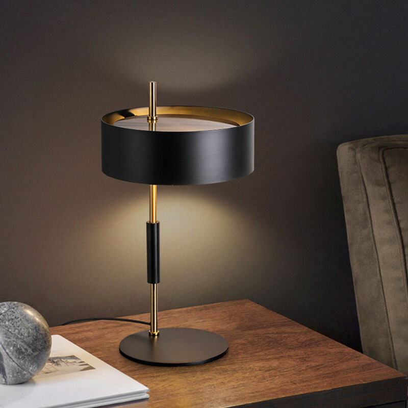 Modern Light Luxury Black Metal Bedroom and Study LED Decorative Desk Lamp