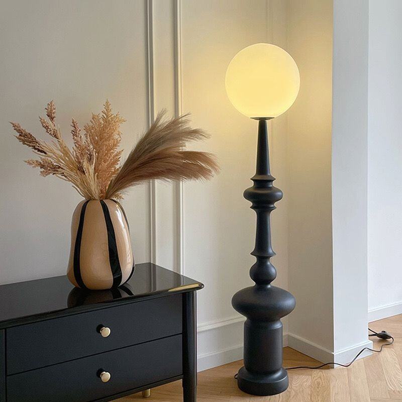 Klasikong LED na Lampara sa Sahig na may Bola sa Tuktok at Plastic PE na Switch sa Paa para sa Dekorasyon ng Bahay