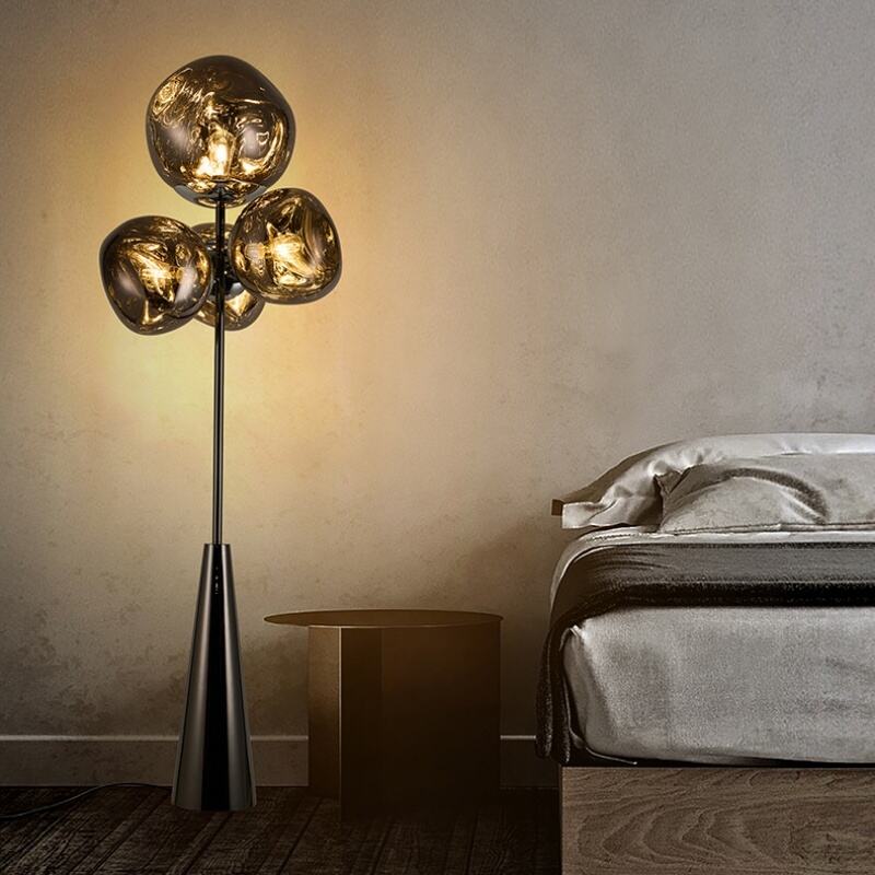 Modernong Floor Lamp na May Apat na Ulo, Metal at Acrylic, May Foot Switch, Mainit na Puting Liwanag para sa Dekorasyon ng Bahay