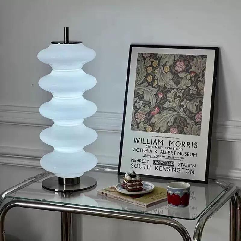 How to Incorporate Smart Technology into Your Bedside Lamp Choices