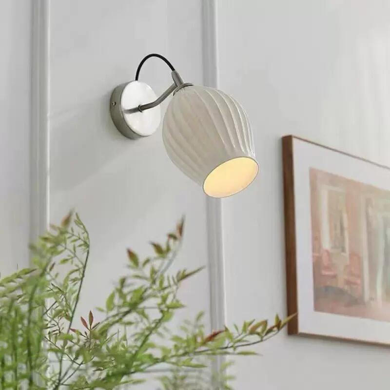 What Are the Top Features to Look for in Wholesale Wall Lamps?