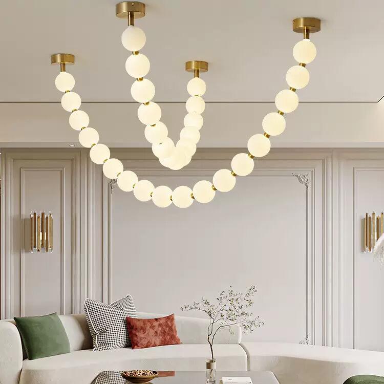 What Are the Benefits of Investing in Gold Chandeliers for Resale?