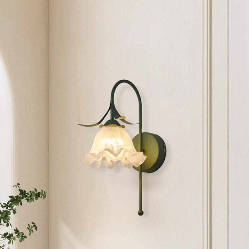 Ფრანგული კრემის ფერის ყვავილის სტილის კედლის ლამპა, ლაქსური კრეატიული ხელოვნური LED ფონის ლამპა სასტუმროს და ტელევიზორის გარშემო