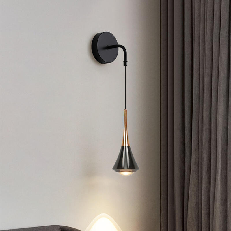 Moderne, kompakte Wandlampe für das Schlafzimmer oder als Nachttischlampe zur Dekoration – höhenverstellbar, kleinformatig