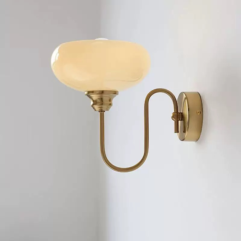 لامپ دیواری LED وینتیژ با سایه‌بان شیشه‌ای ظریف و بازوی منحنی برای حمام، اتاق خواب و راهرو