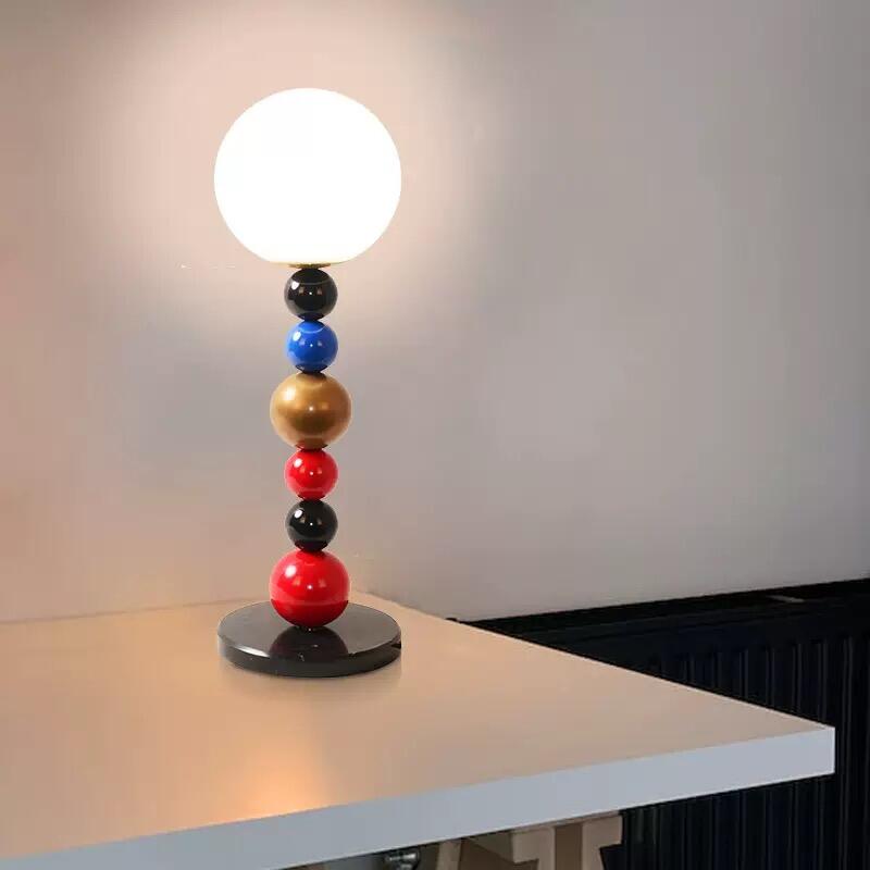 Jaké styly lamp na psací stůl jsou v roce 2023 na vrcholu módy?