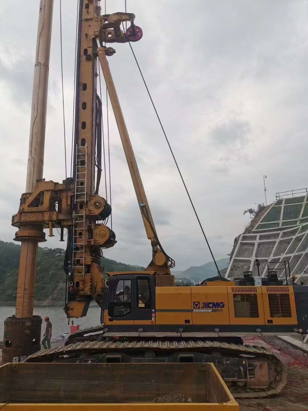 中古据込機 XCMG XRS80HD 2023