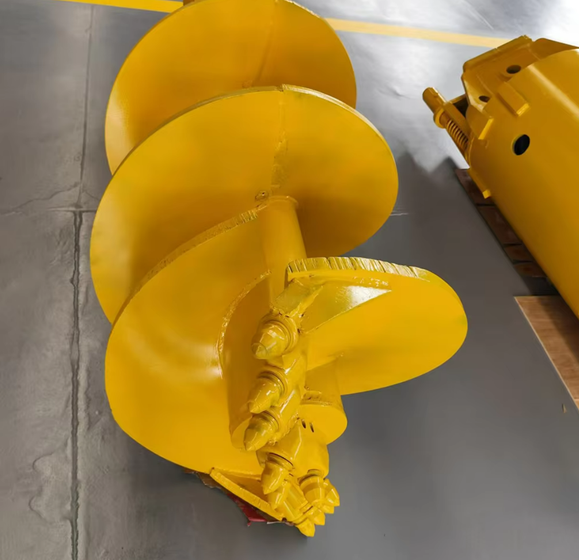 Auger Bit for Soil – Heavy-Duty Steel Flight Earth Auger Bit for Soil Drilling, Hole Digging & Planting Applications
