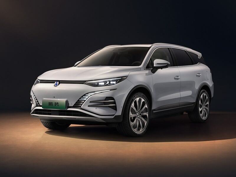 Performance Which Remains Unparallel and Exceptional Comfort.