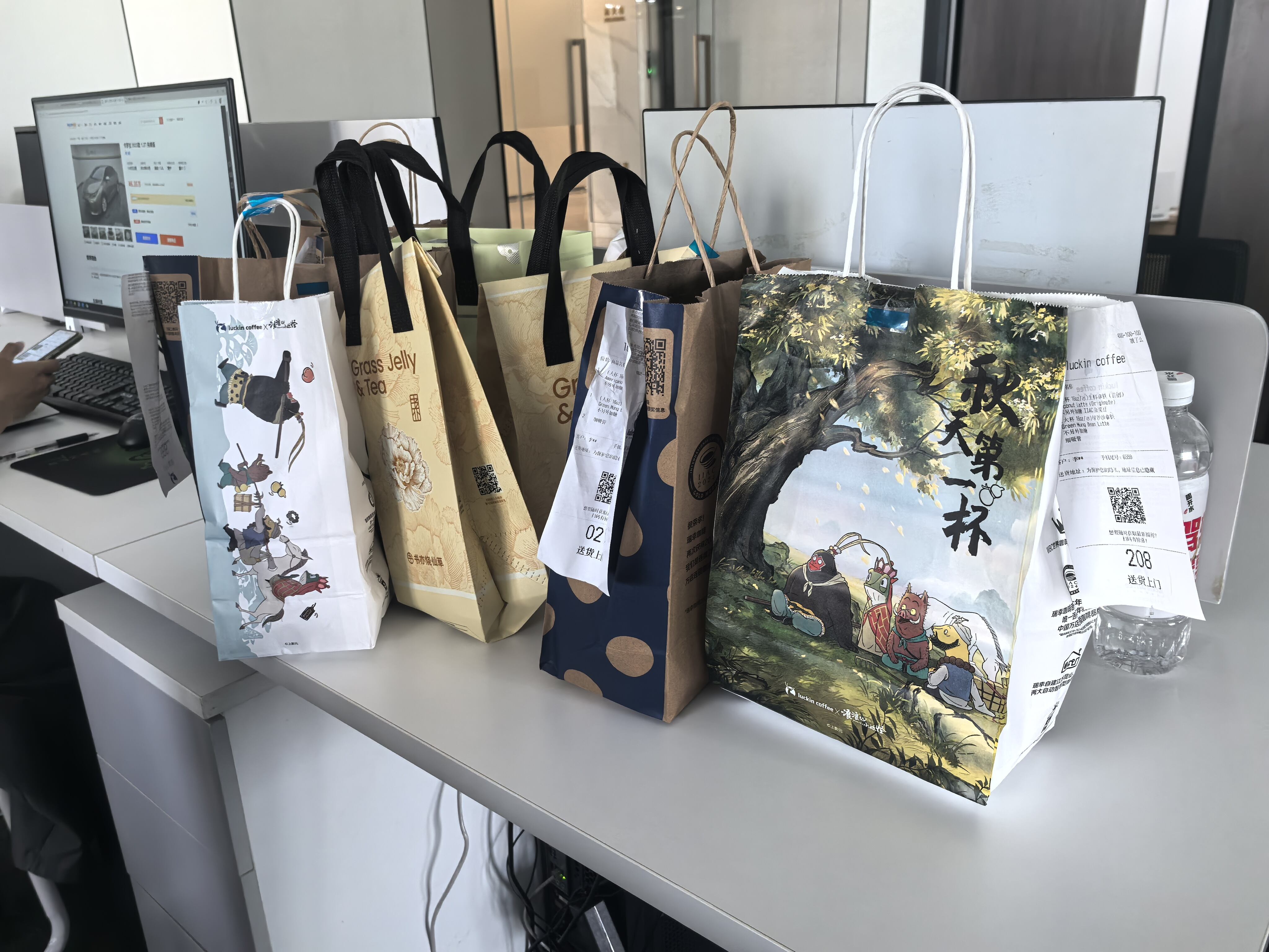 Sweet Autumn Brew: Chuyuetong Team’s Moment of Unity