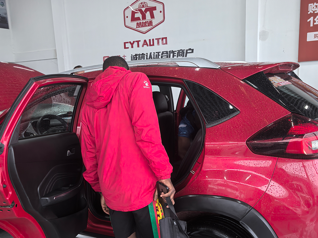 Chuyue Tong Used Cars Wins Foreign Clients' Favor with Strength, Premium Condition Sparks On-site Order