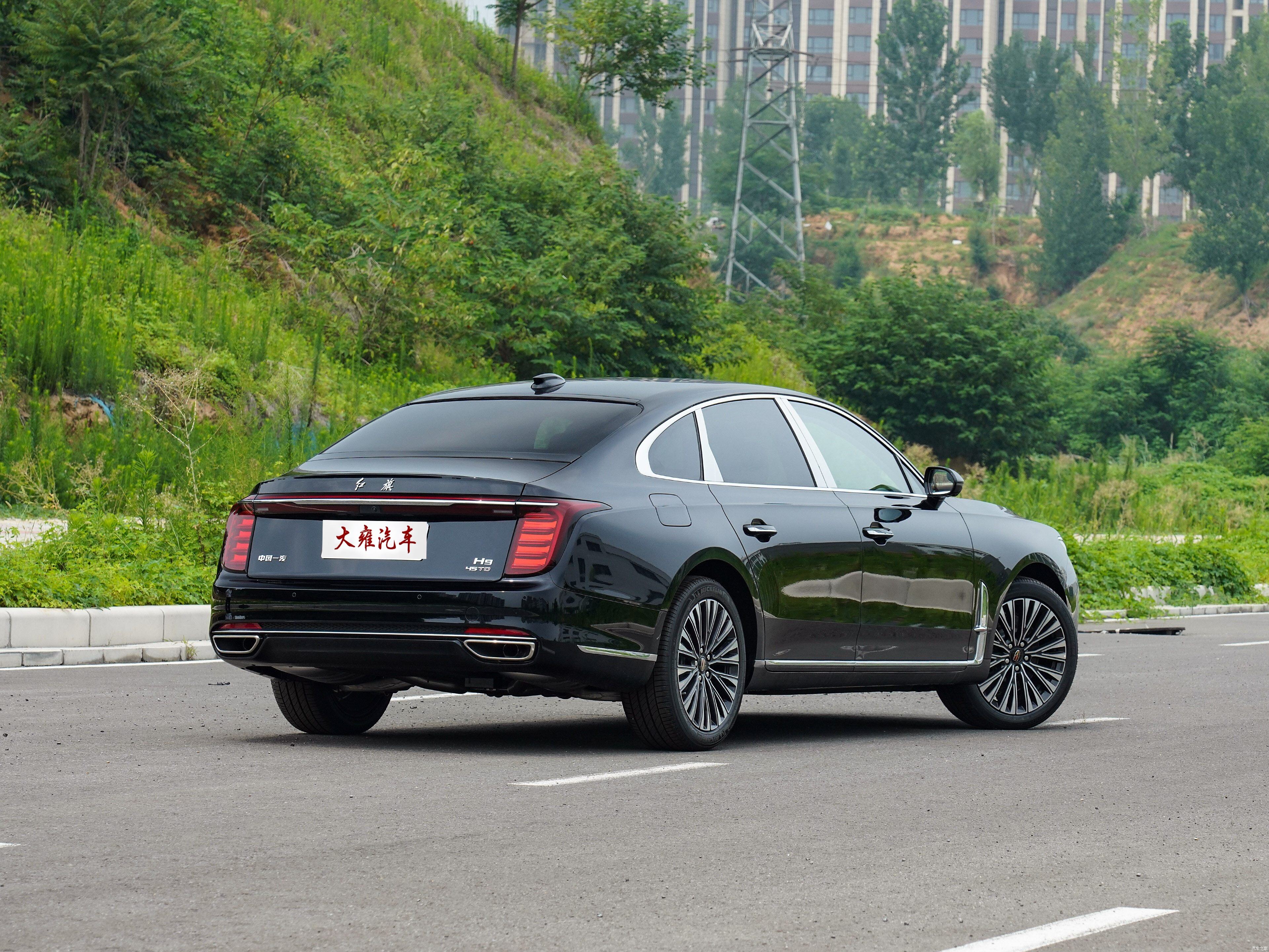 How Do Hongqi’s Performance and Comfort Compare to Other Luxury Sedans?