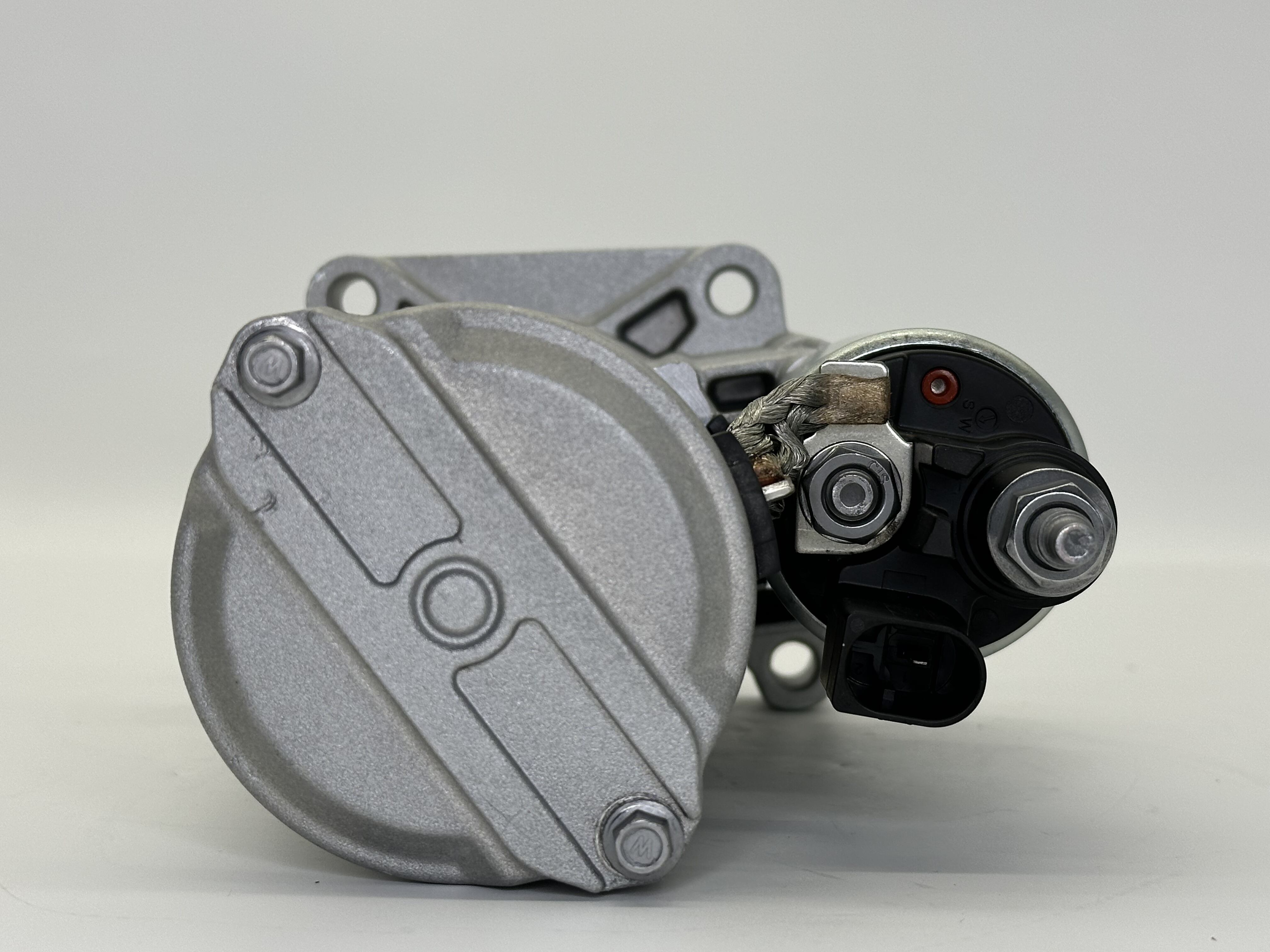 When Should You Consider Replacing a Car Generator?