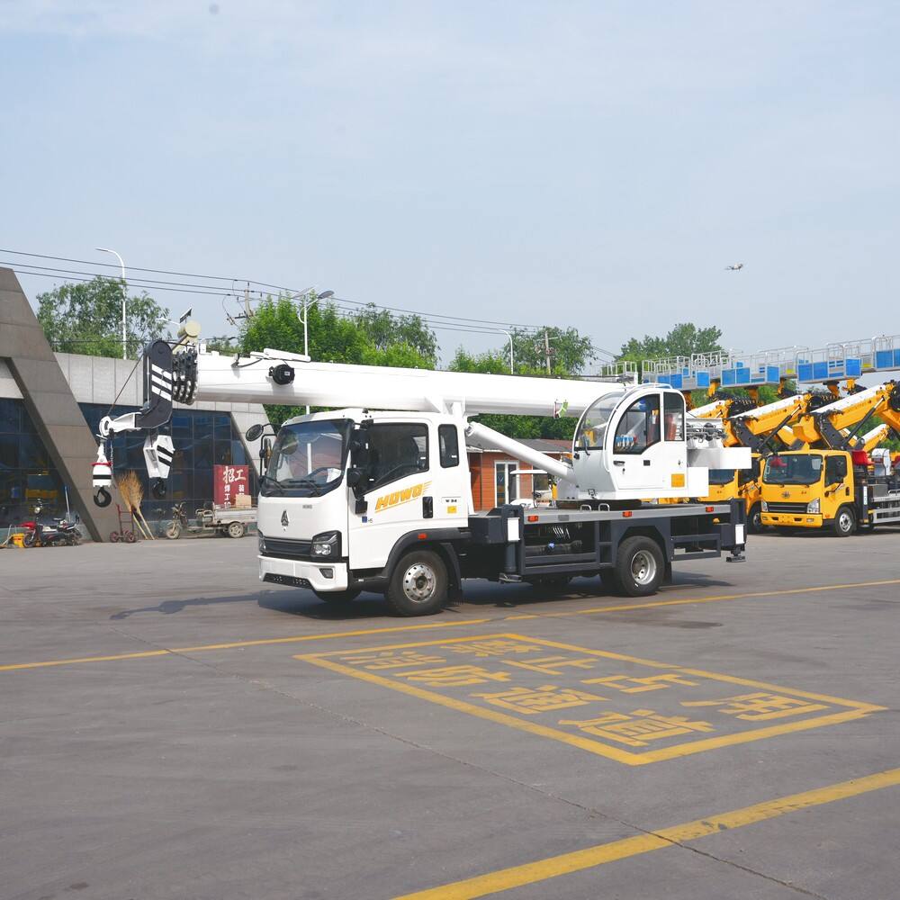 8Ton SINOTRUK HOWO Truck Crane with Double Hook