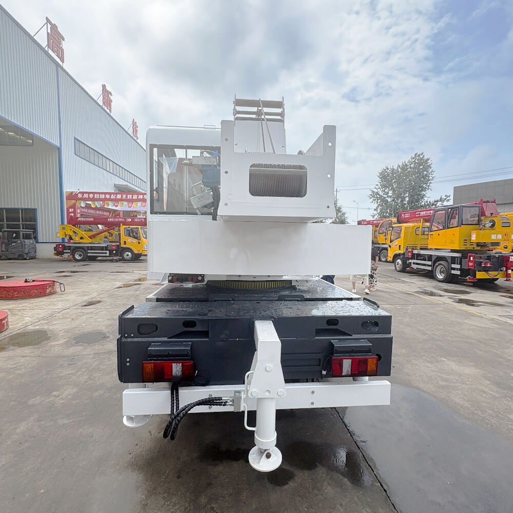 5Ton Sinotruk HOWO Truck Crane