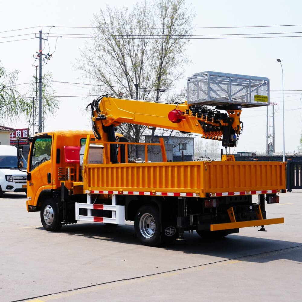 6.3톤 이스즈 다기능 트럭 마운티드 크레인