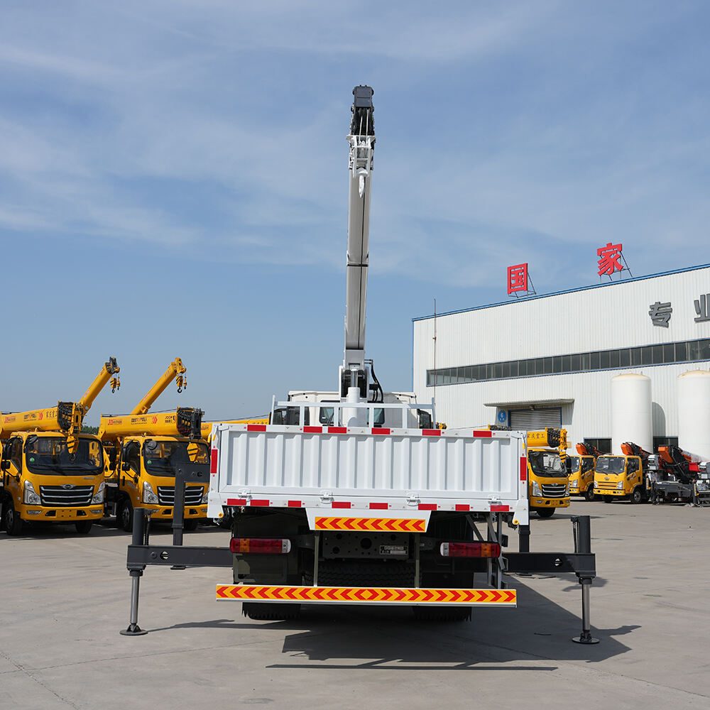 8 Ton HOWO Truck Mounted Crane