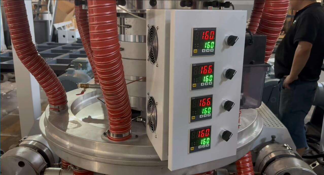 Details of Double Layers Co-Extrusion Rotary Die-Head Film Blowing Machine (3).png