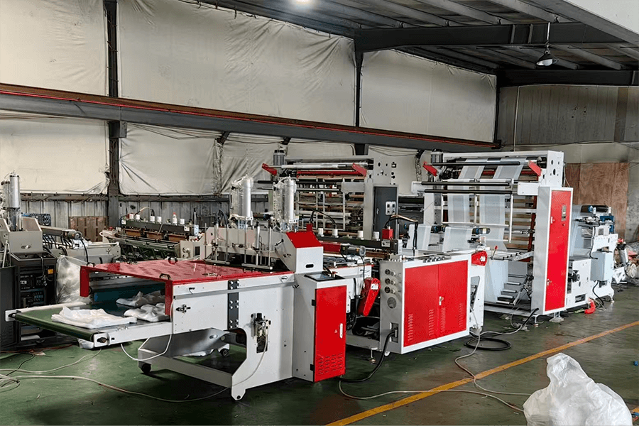 GlobalFlex Packaging își mărește producția de pungi de cumpărături cu 322% cu ajutorul Mașinii noastre Automate pentru Confecționat Pungi Vest
