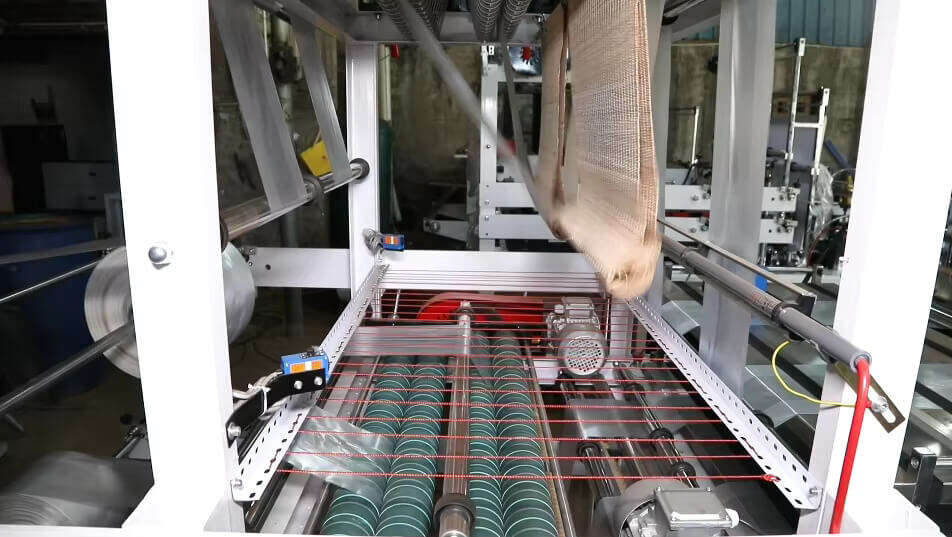 Details of Computer Control Auto Punching Bag Making Machine (2).jpg