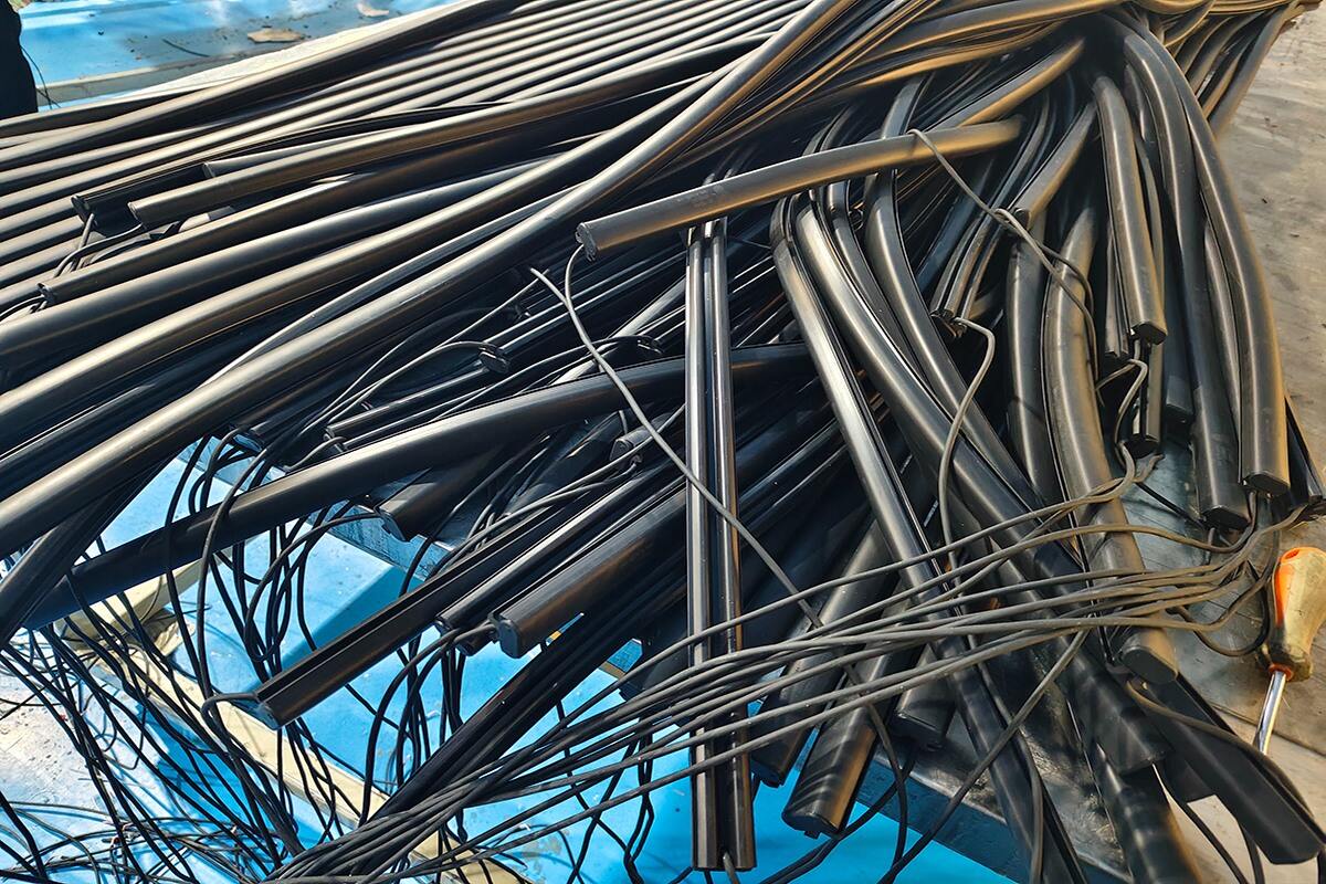 Components and working principle of safety touch/emergency stop switchf4