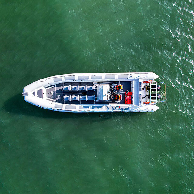 Como um Barco RIB Pode Oferecer Maior Estabilidade em Comparação com Barcos Tradicionais?