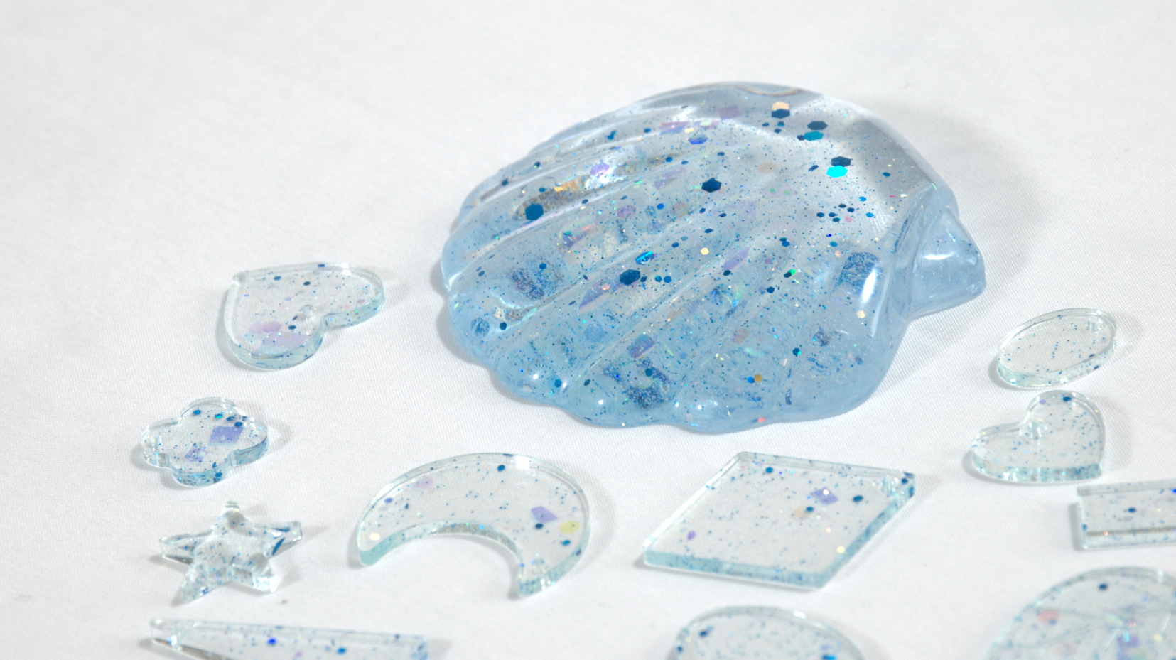 Tutorial sulla resina epossidica 1:1 – Fusione di ornamenti a forma di conchiglia