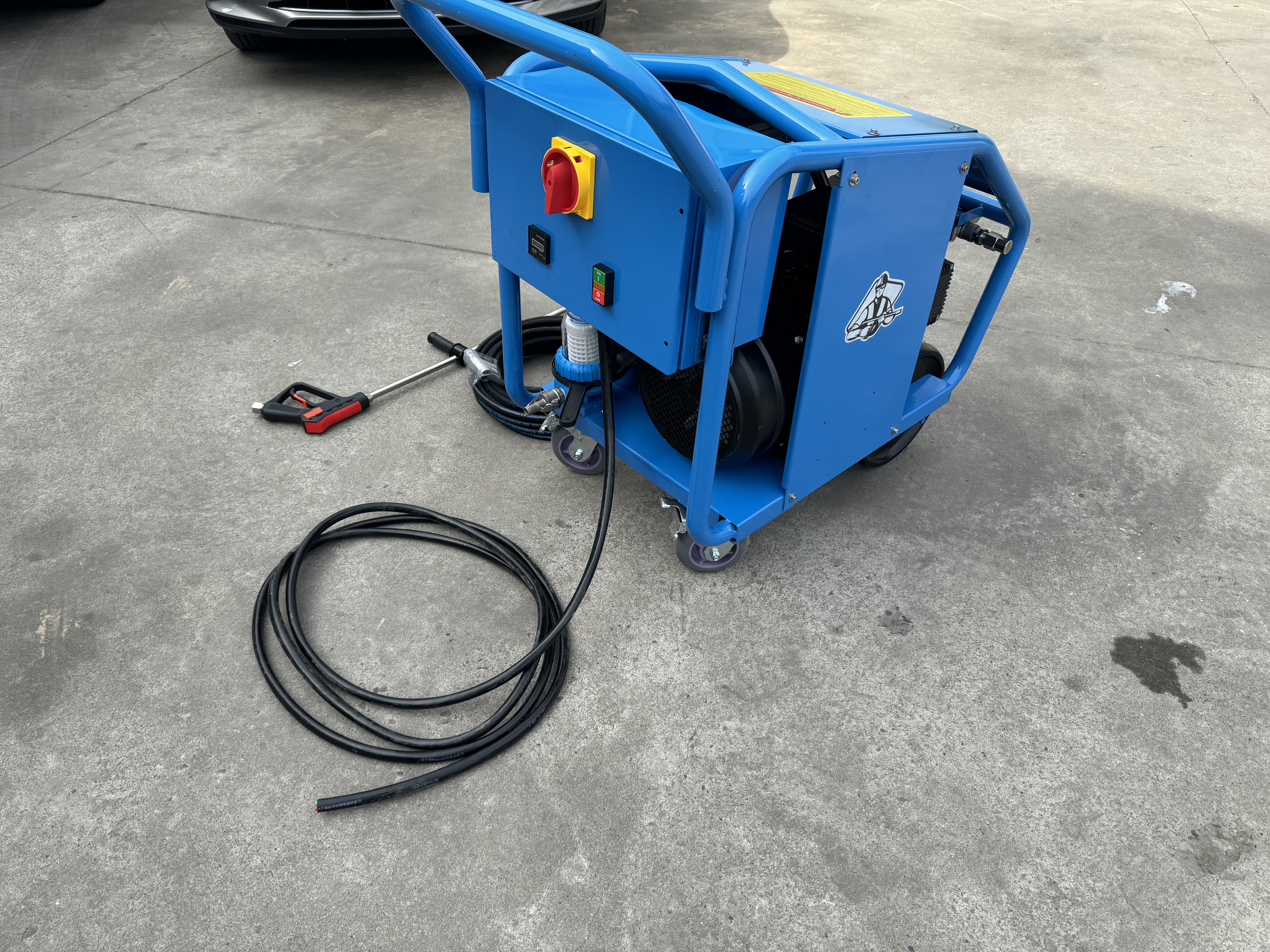 از مجموعه‌ای از دستگاه‌های فشار قوی آب برای هر نیازی انتخاب کنید