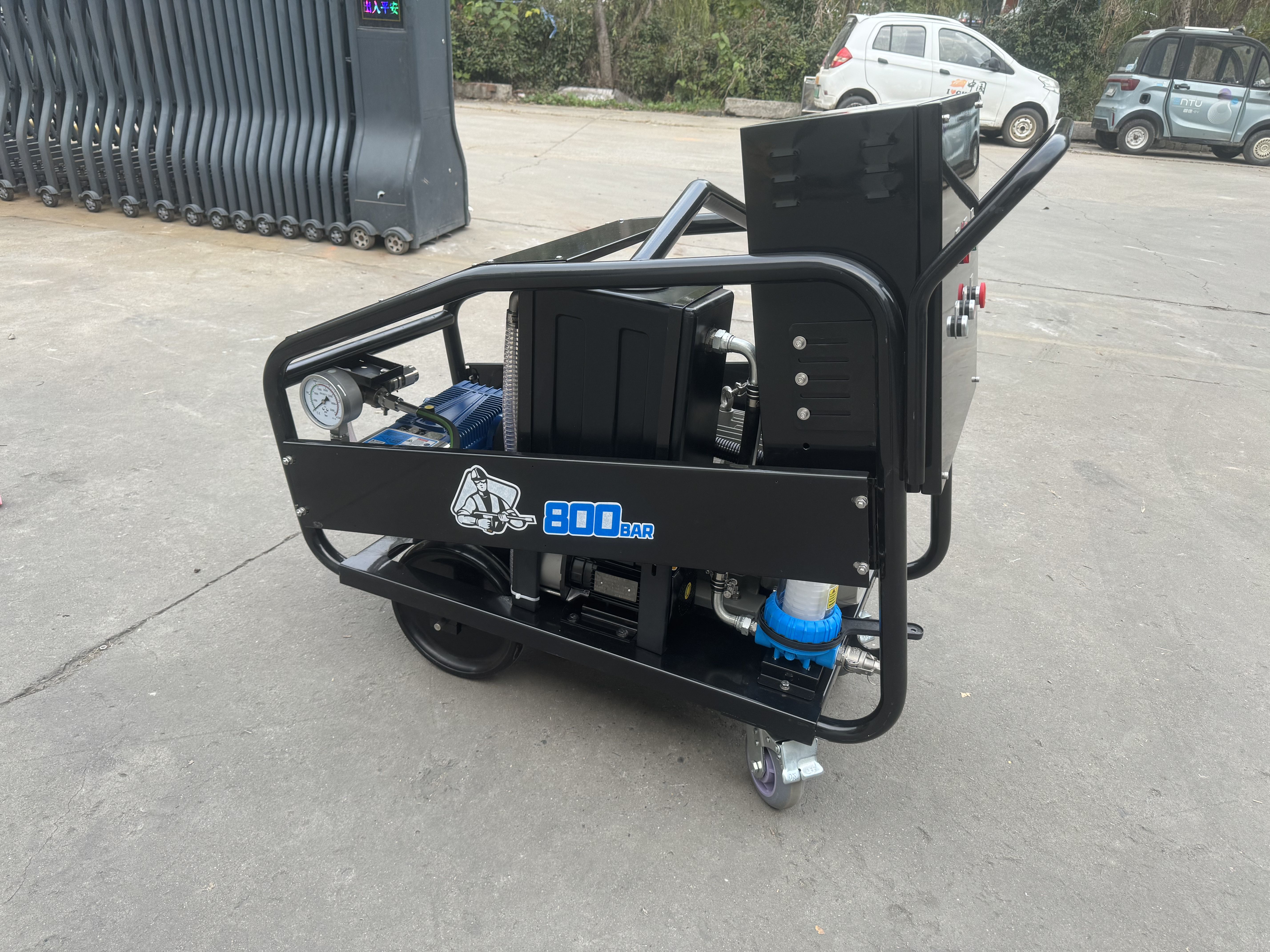 Trusted by professionals for superior cleaning power