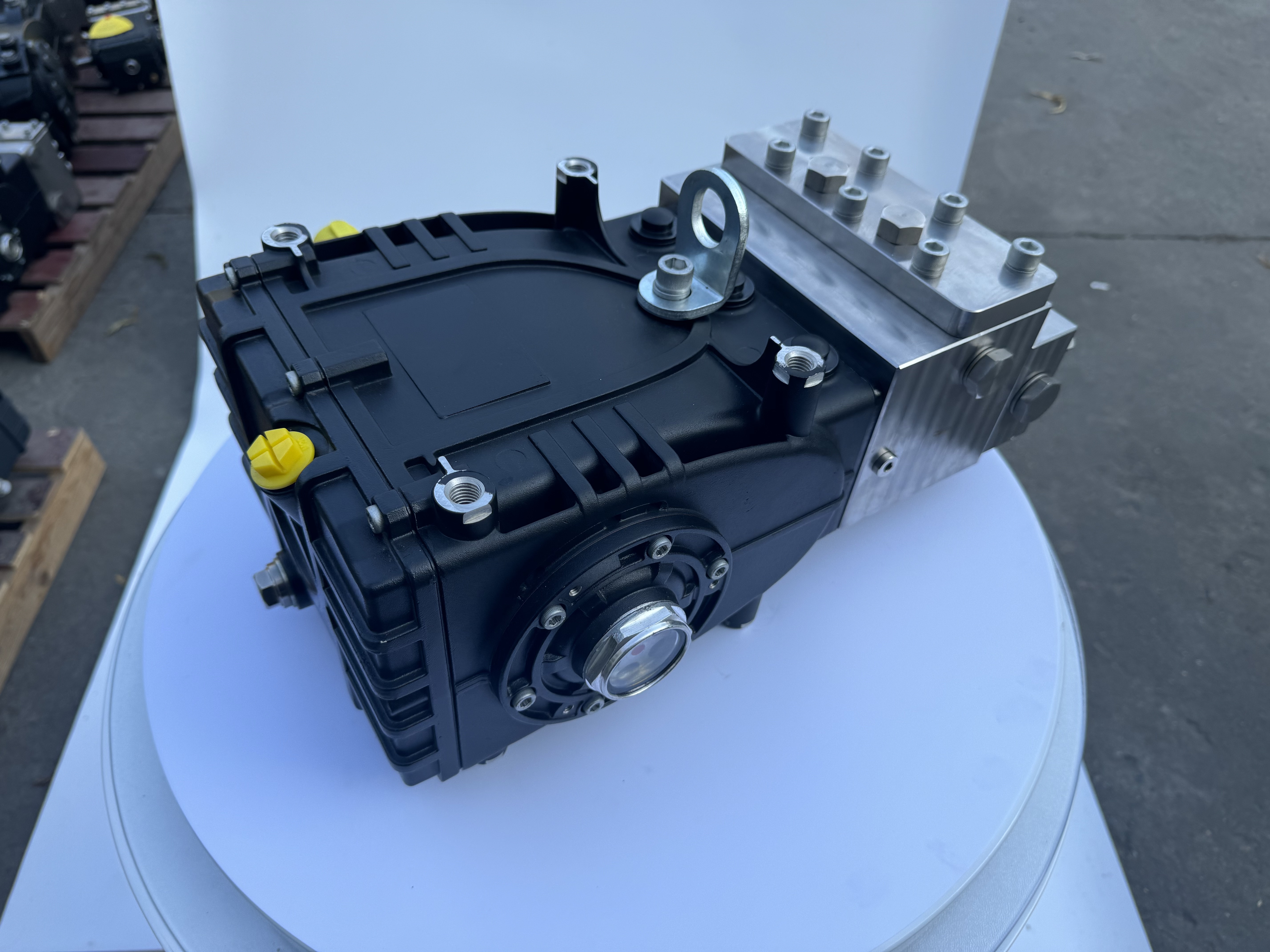 Water plunger pump for car washing with energy-saving: