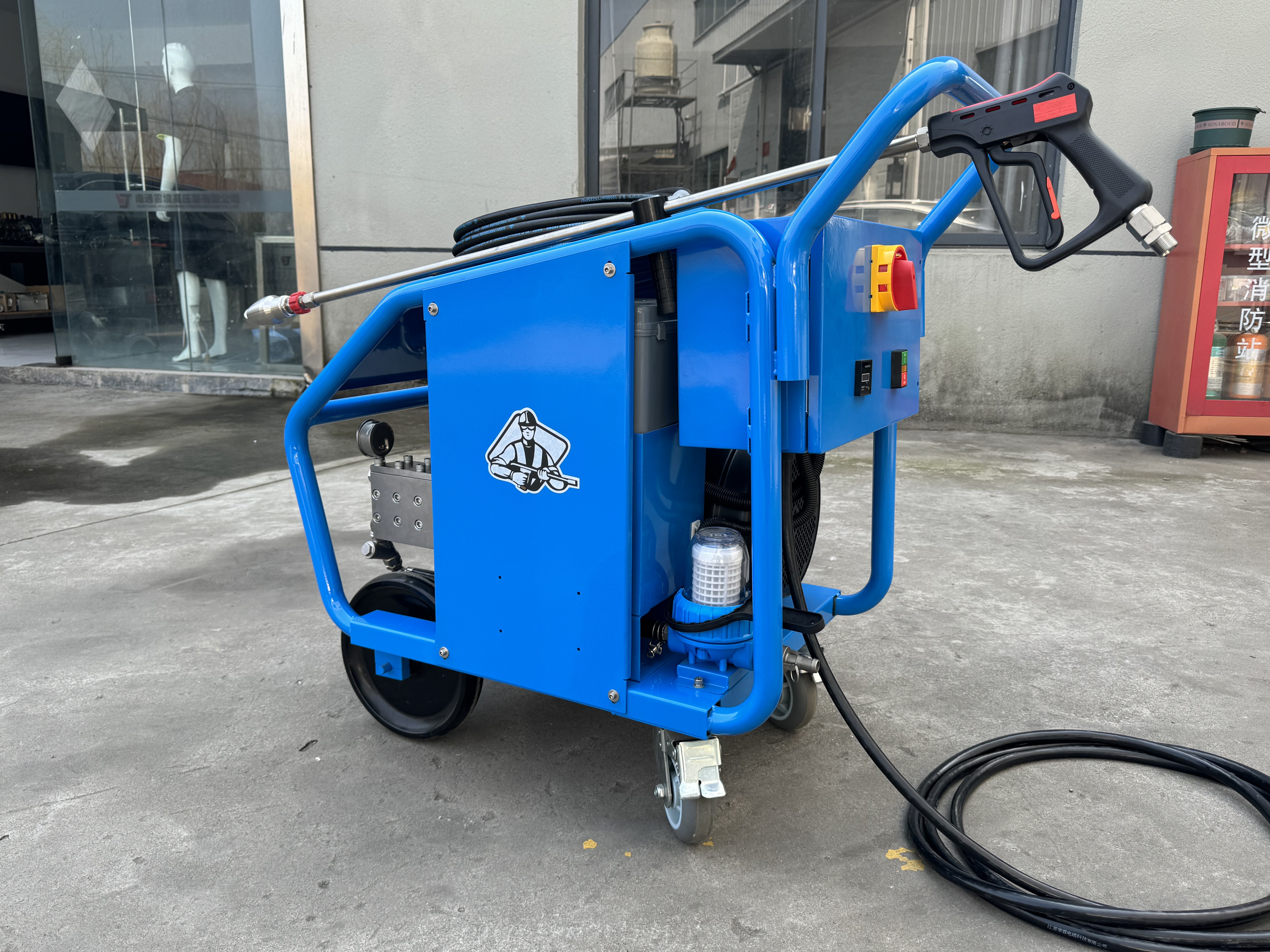 Versatile and easy to use, perfect for a variety of cleaning tasks