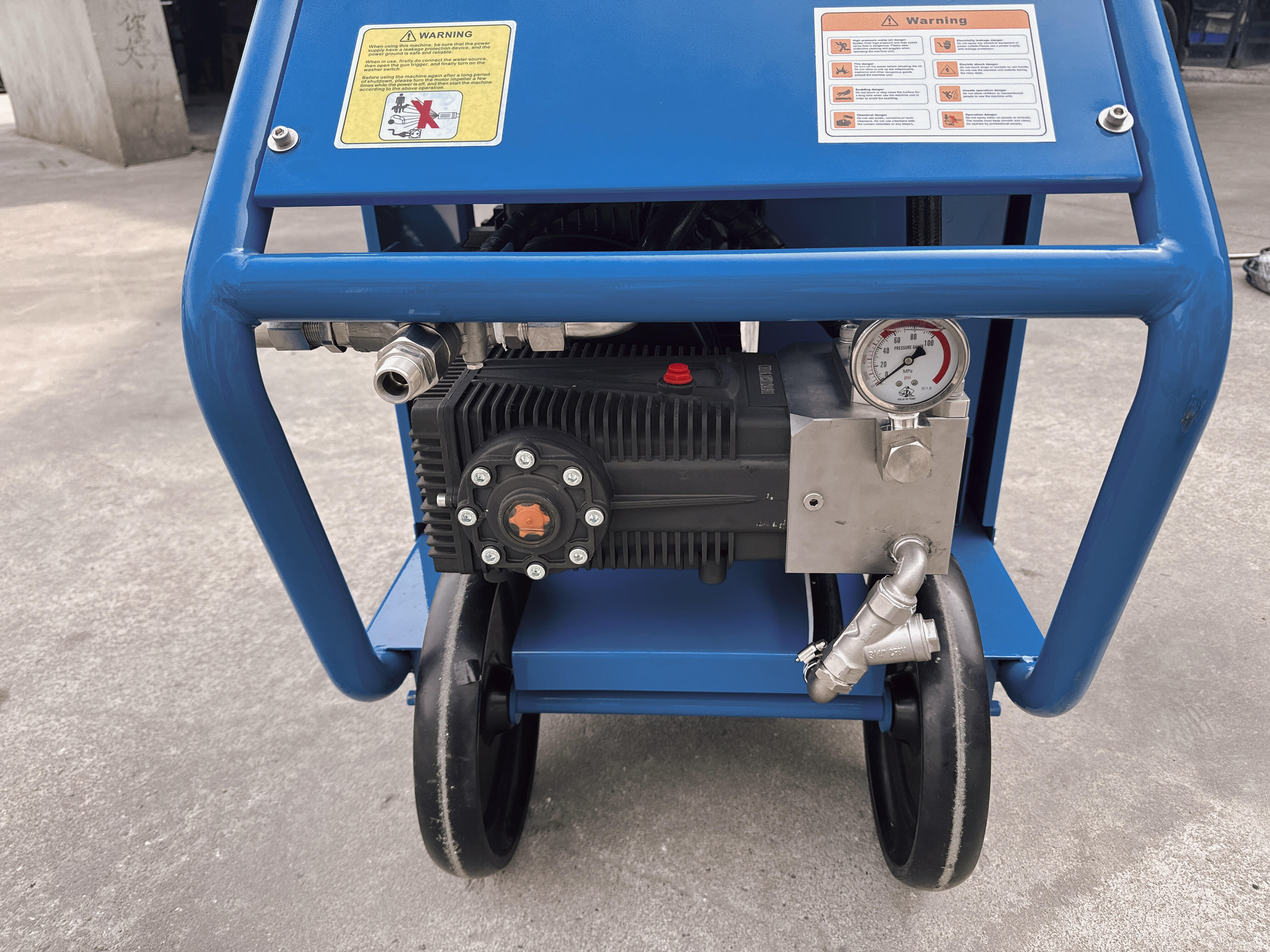 Boost productivity with our high-performance power washers