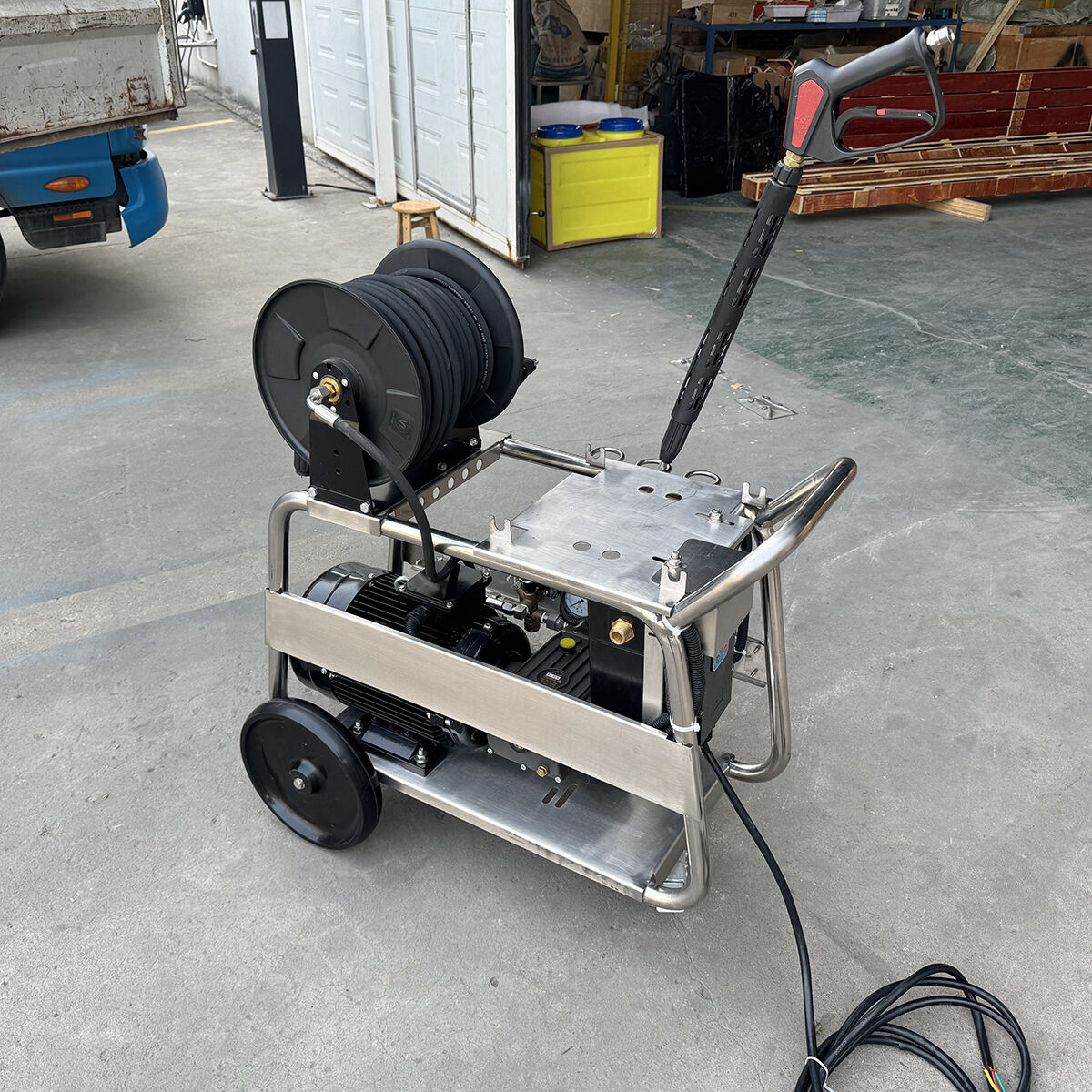 How Electric Pressure Washer Professionals Improve Cleaning Efficiency in Various Industries