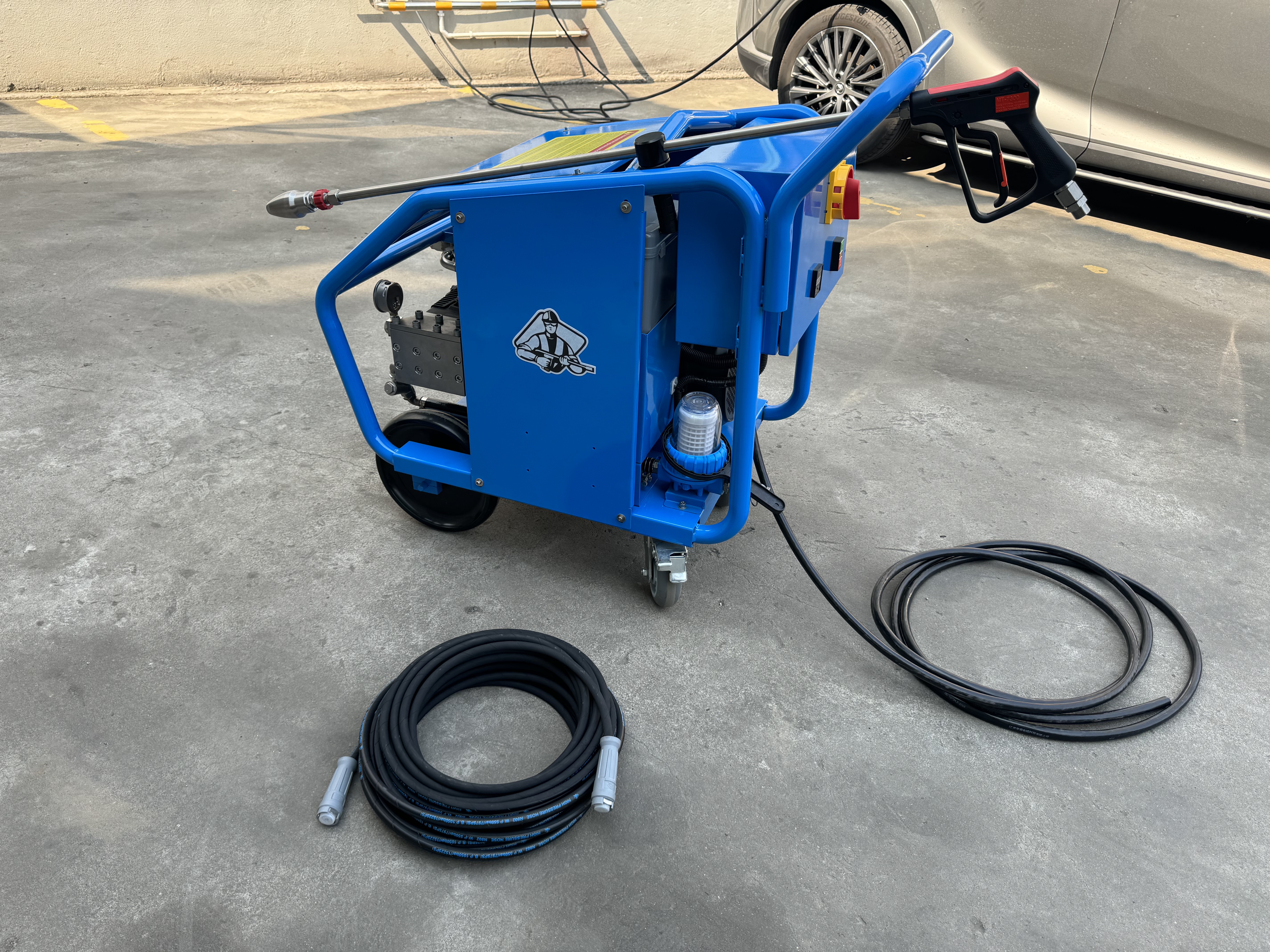 Experience the convenience and power of our industrial-grade washers