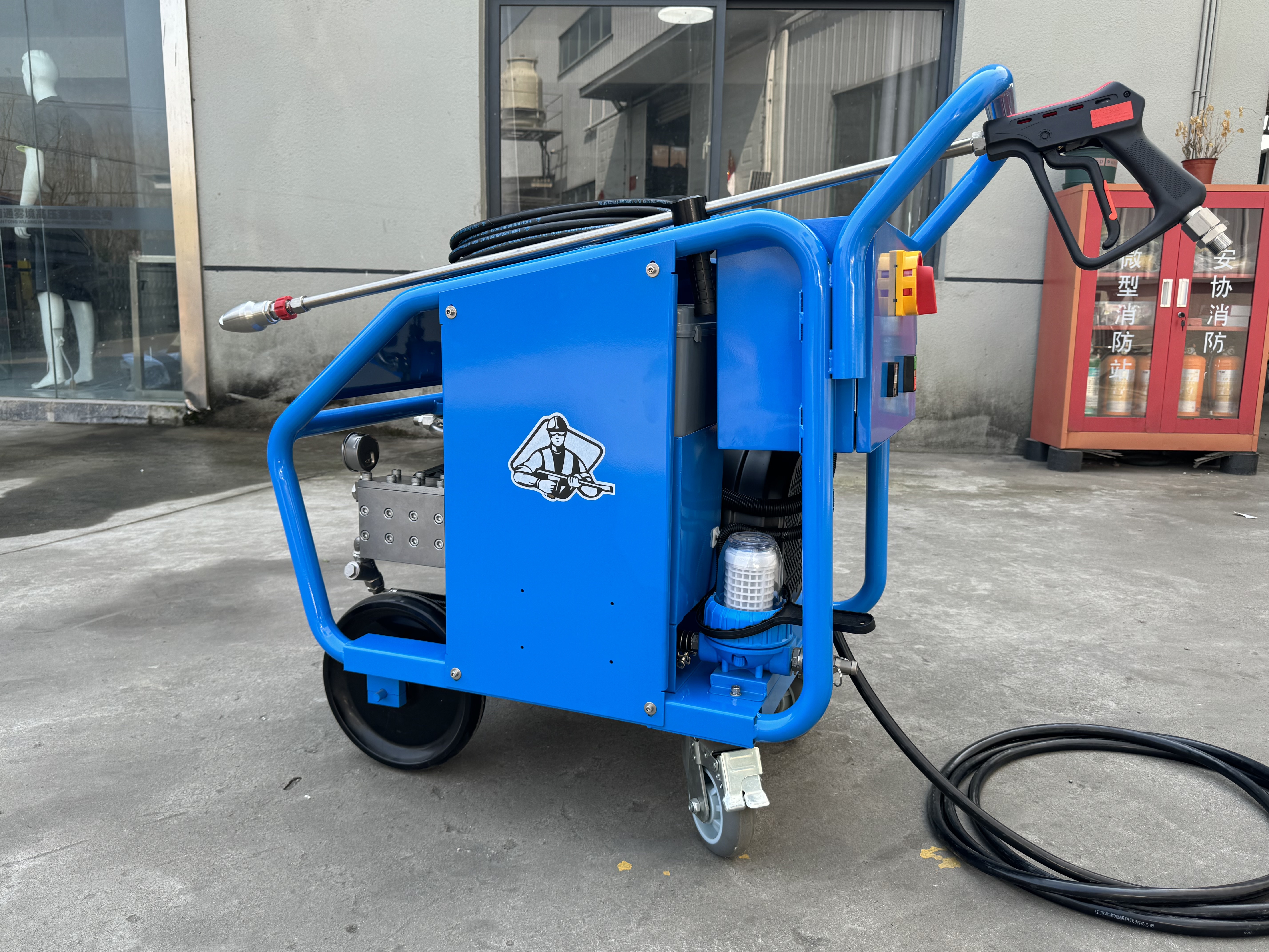 دستگاه فشار قوی آب سرد برای کاربردهای سنگین