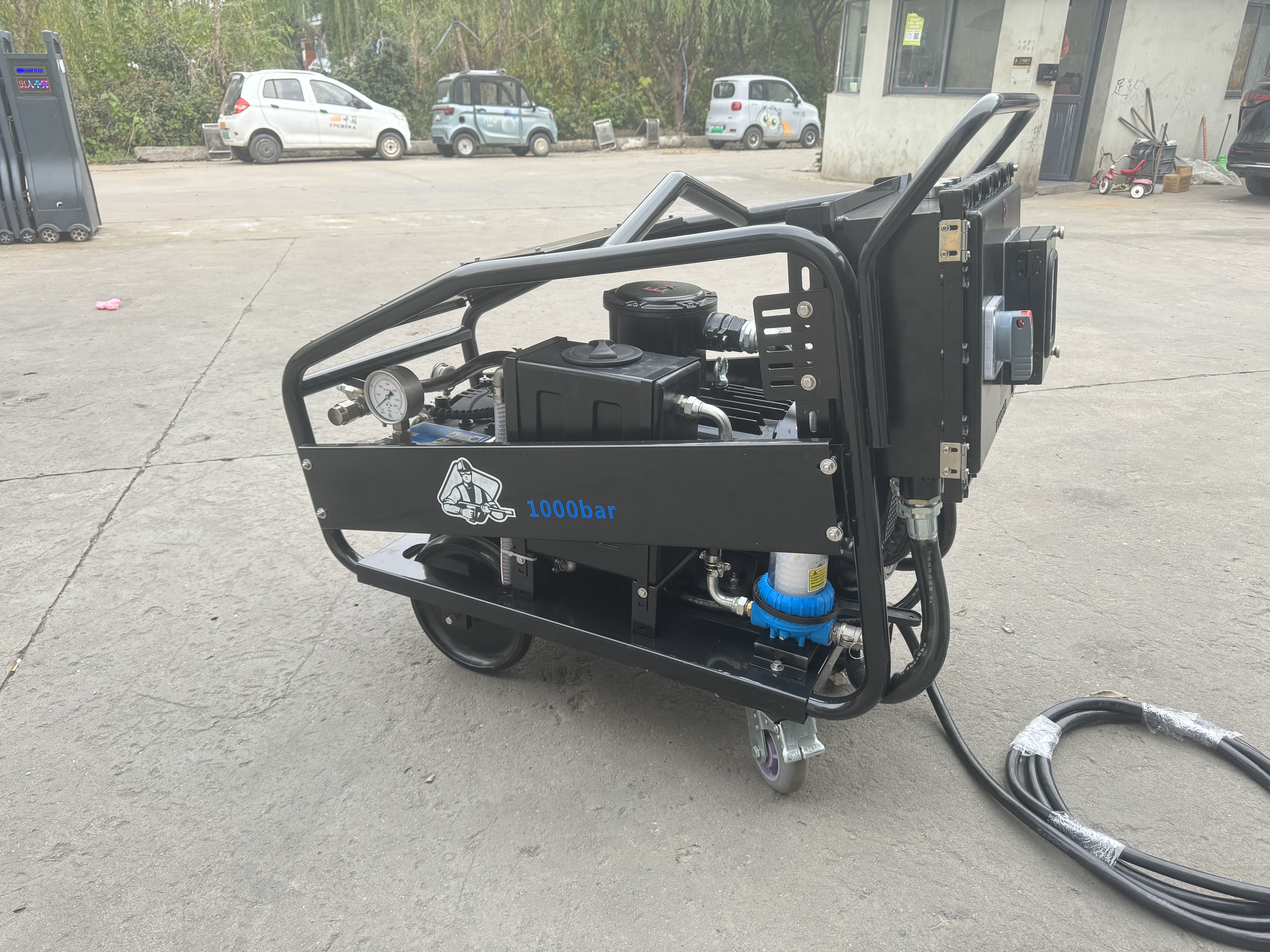 Ideal for heavy duty cleaning tasks