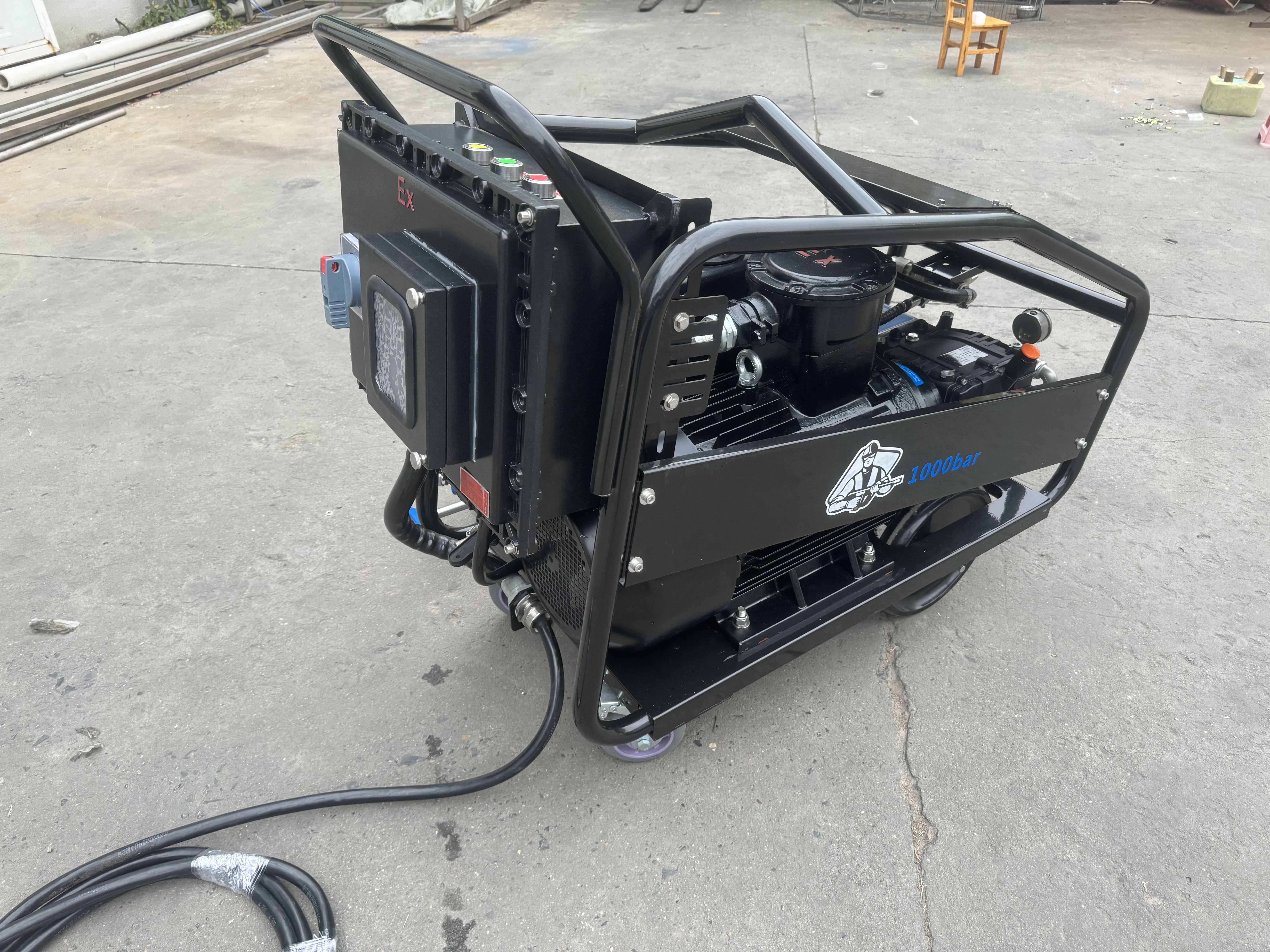 Heavy-duty blasting power perfect for use on buildings, vehicles, driveways or sidewalks