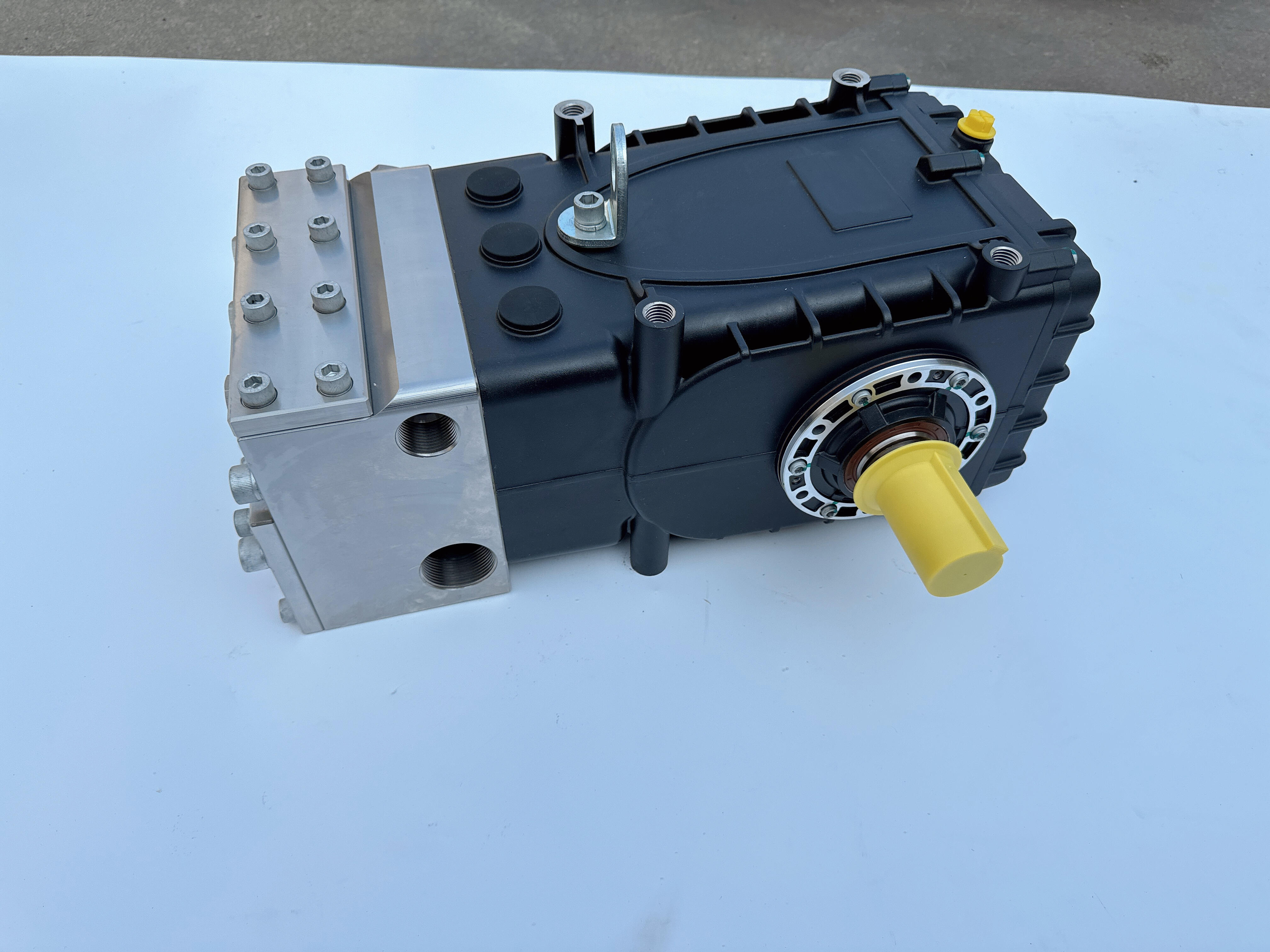 Öka produktiviteten och prestanda med våra lösningar för högtrycksvattenpumpar