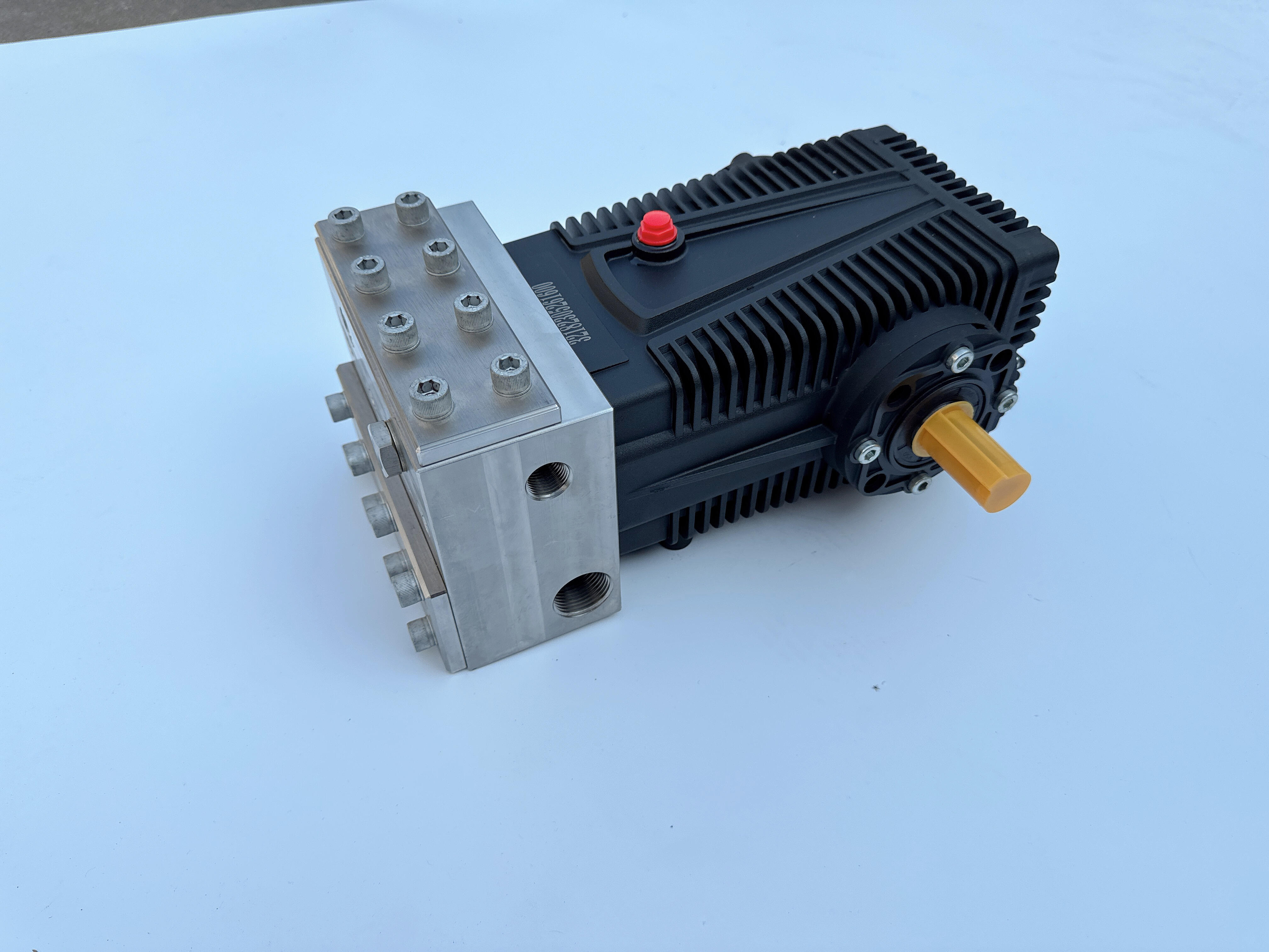 Kraftfulla vattenpumpar för rengöring med högt tryck